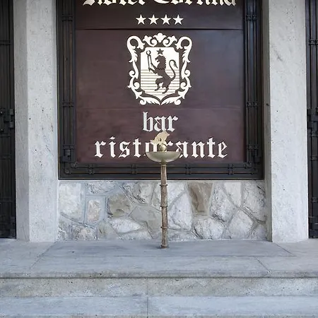 Отель Cortina