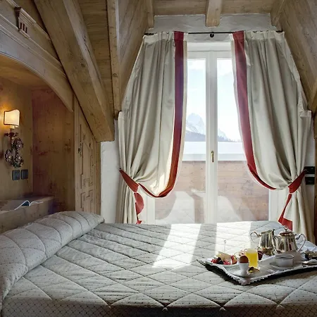 Cortina Отель 4*