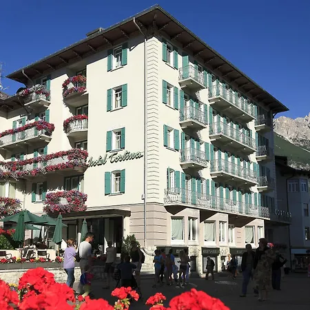 Cortina 4*